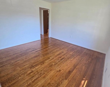 9929 Barnsbury Court - Photo Thumbnail 11