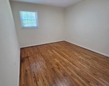 9929 Barnsbury Court - Photo Thumbnail 15
