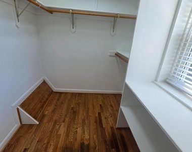 9929 Barnsbury Court - Photo Thumbnail 12