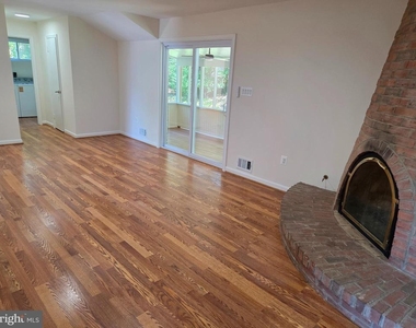 9929 Barnsbury Court - Photo Thumbnail 4