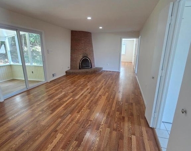 9929 Barnsbury Court - Photo Thumbnail 5
