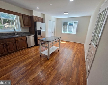 9929 Barnsbury Court - Photo Thumbnail 2