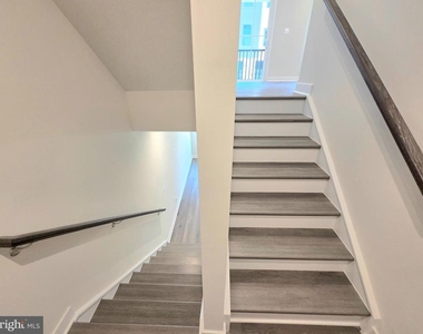 4540 Dandelion Loop - Photo Thumbnail 8