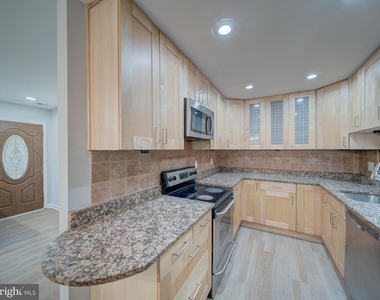 11301 Gatesborough Lane - Photo Thumbnail 24