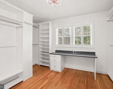 1415 Mayflower Drive - Photo Thumbnail 14