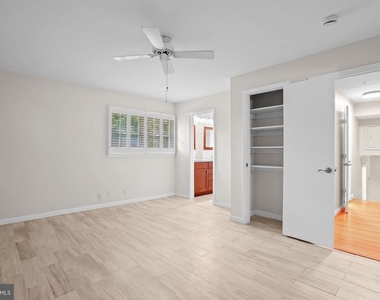 1415 Mayflower Drive - Photo Thumbnail 12