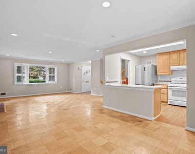 1415 Mayflower Drive - Photo Thumbnail 3