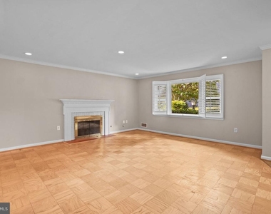1415 Mayflower Drive - Photo Thumbnail 6