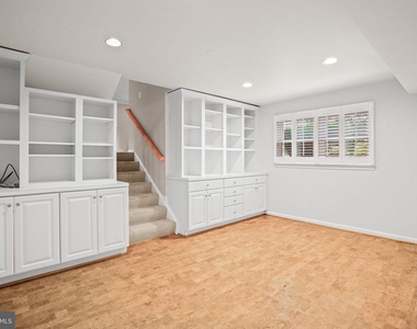 1415 Mayflower Drive - Photo Thumbnail 21
