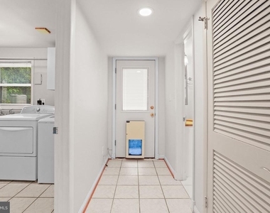 1415 Mayflower Drive - Photo Thumbnail 25