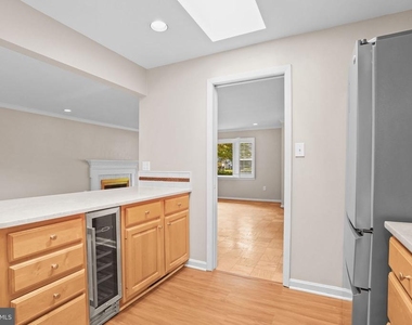 1415 Mayflower Drive - Photo Thumbnail 8