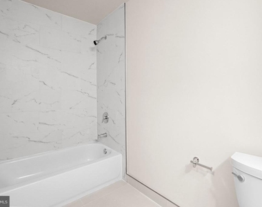 1415 Mayflower Drive - Photo Thumbnail 20