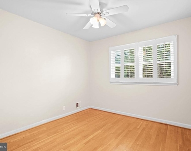 1415 Mayflower Drive - Photo Thumbnail 17