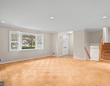1415 Mayflower Drive - Photo Thumbnail 5