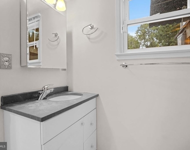 1415 Mayflower Drive - Photo Thumbnail 29