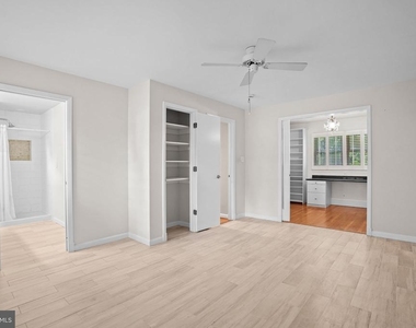 1415 Mayflower Drive - Photo Thumbnail 13