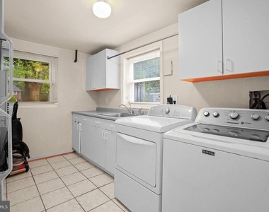 1415 Mayflower Drive - Photo Thumbnail 26