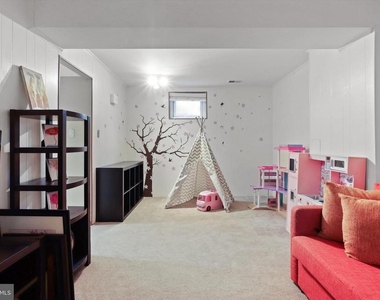 7010 Leestone Street - Photo Thumbnail 8
