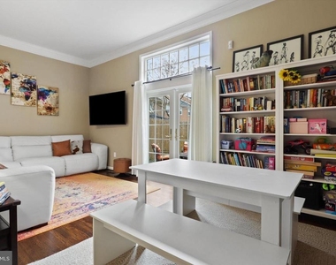 7010 Leestone Street - Photo Thumbnail 6