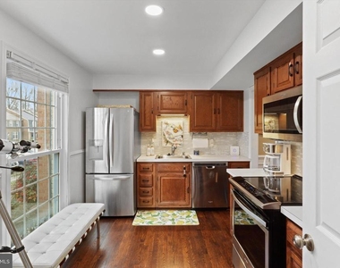 7010 Leestone Street - Photo Thumbnail 1
