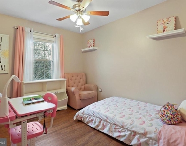 7010 Leestone Street - Photo Thumbnail 14