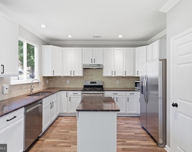 5106 Ballycastle Circle - Photo Thumbnail 14