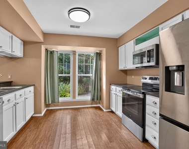 3414 Doe Run Court - Photo Thumbnail 5