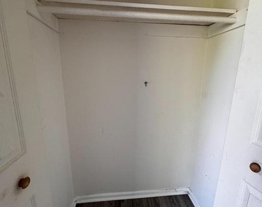 212 Locust Street Se - Photo Thumbnail 11