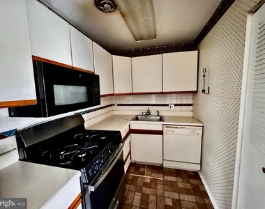 212 Locust Street Se - Photo Thumbnail 7