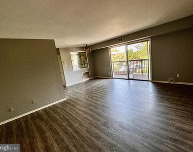 212 Locust Street Se - Photo Thumbnail 2