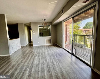 212 Locust Street Se - Photo Thumbnail 3