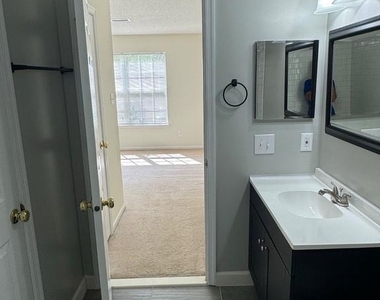 12103 Greenwood Court - Photo Thumbnail 12