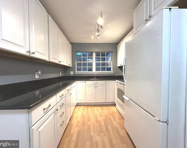 12103 Greenwood Court - Photo Thumbnail 1