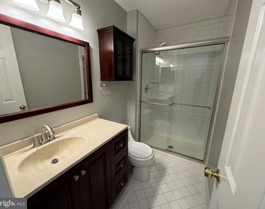 12103 Greenwood Court - Photo Thumbnail 18