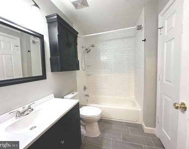 12103 Greenwood Court - Photo Thumbnail 2