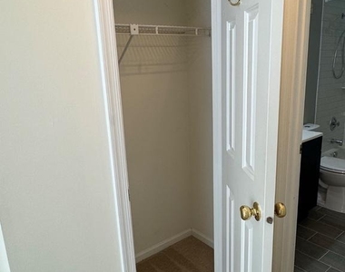 12103 Greenwood Court - Photo Thumbnail 10
