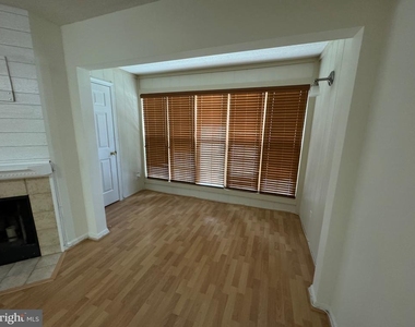 12103 Greenwood Court - Photo Thumbnail 17