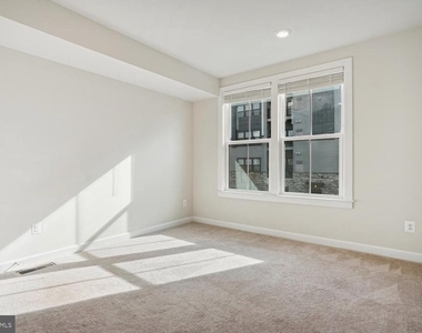 2263 Woodland Gap Terrace - Photo Thumbnail 12