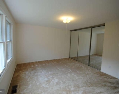 12604 Etruscan Drive - Photo Thumbnail 2