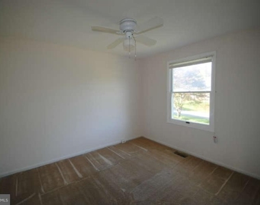 12604 Etruscan Drive - Photo Thumbnail 3