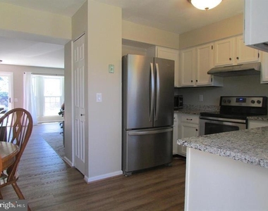 14840 Lynhodge Court - Photo Thumbnail 8