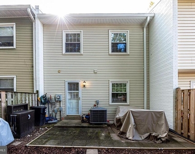 6295 Hillary Court - Photo Thumbnail 21