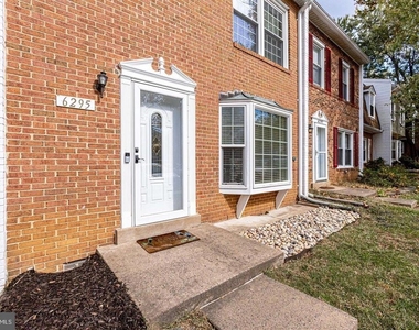 6295 Hillary Court - Photo Thumbnail 2