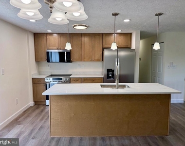 4404 Carrier Court - Photo Thumbnail 3