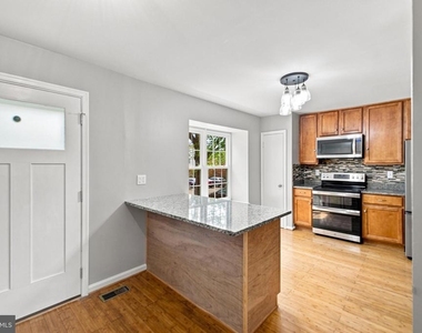 8346 Stationhouse Court - Photo Thumbnail 3