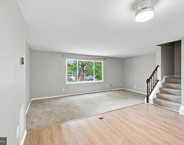 8346 Stationhouse Court - Photo Thumbnail 13