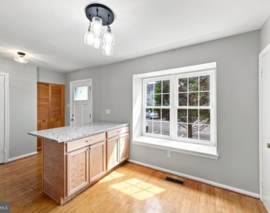 8346 Stationhouse Court - Photo Thumbnail 5