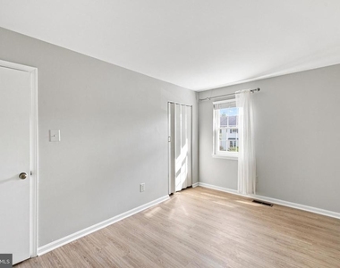 8346 Stationhouse Court - Photo Thumbnail 24