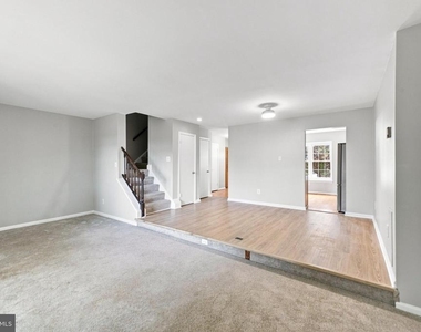 8346 Stationhouse Court - Photo Thumbnail 12