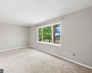 8346 Stationhouse Court - Photo Thumbnail 15